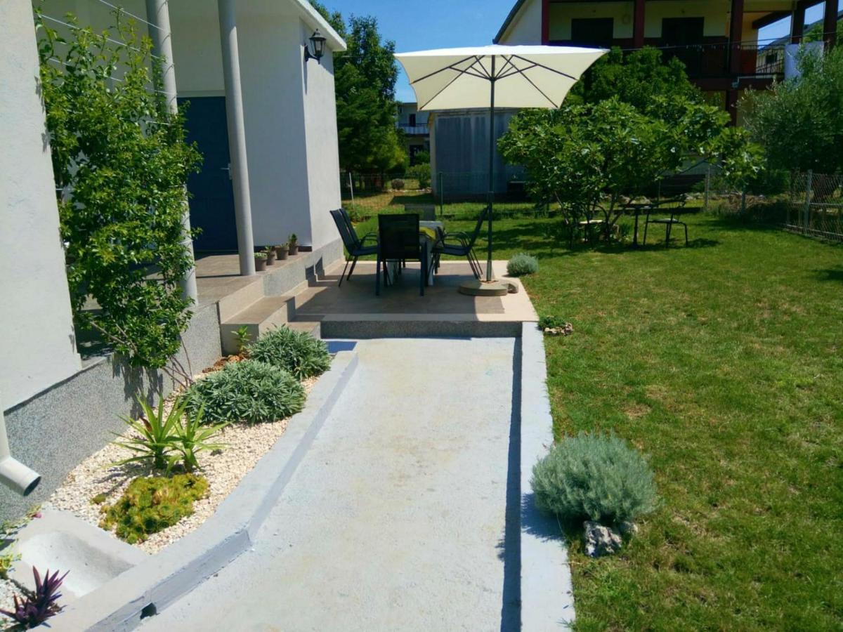 Seline Summer Home Екстериор снимка